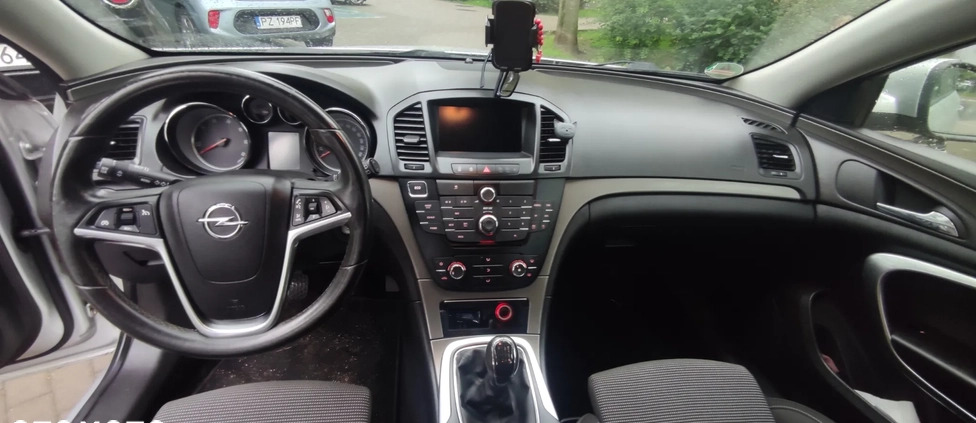 Opel Insignia cena 25700 przebieg: 255000, rok produkcji 2012 z Poznań małe 22